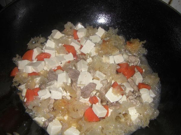 银耳胡萝卜豆腐